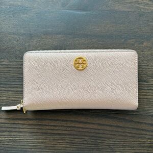 Tory Burch Everly Passport Continental Wallet